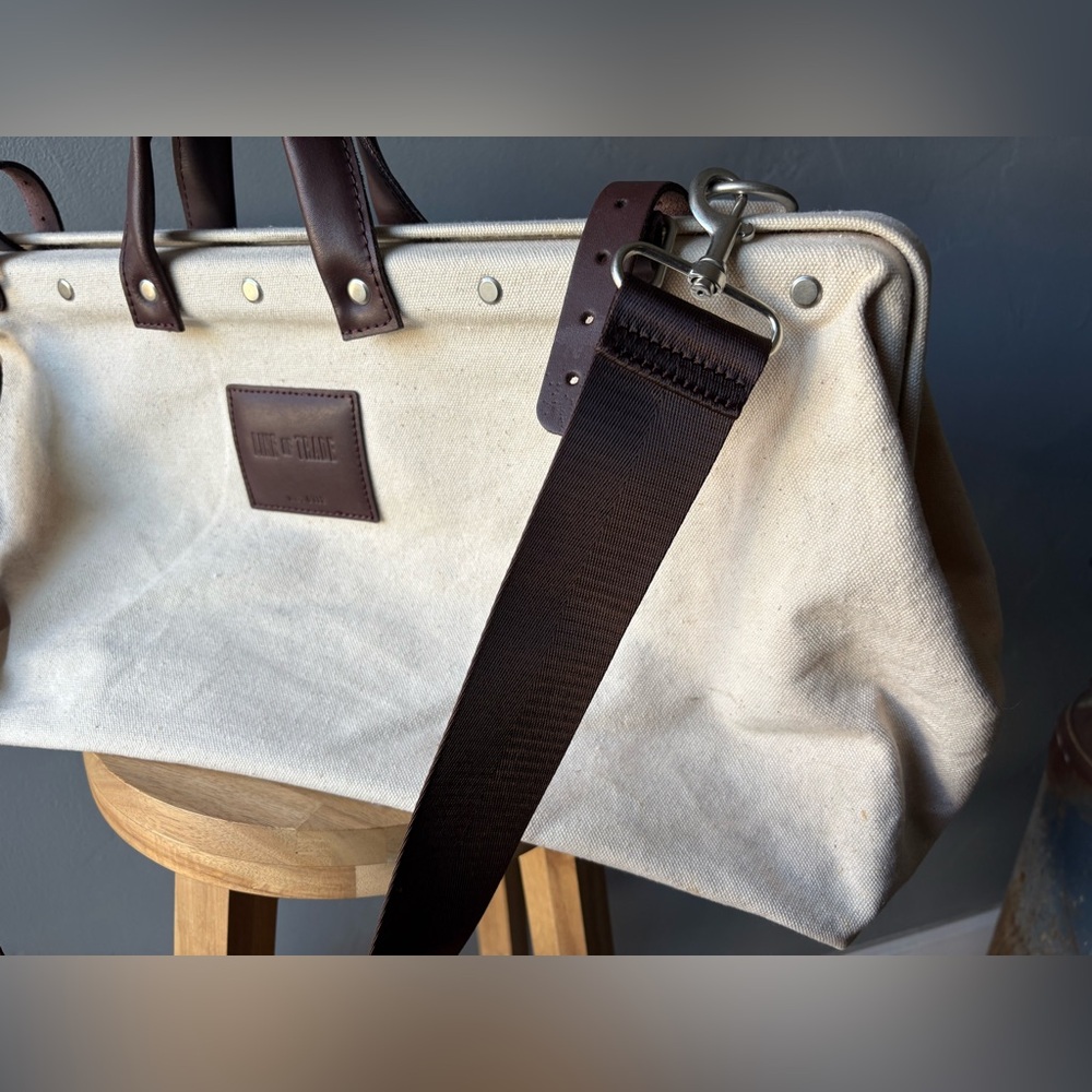 Line of Trade Weekender Bag - Off-White/Brown - Picture 5 of 13